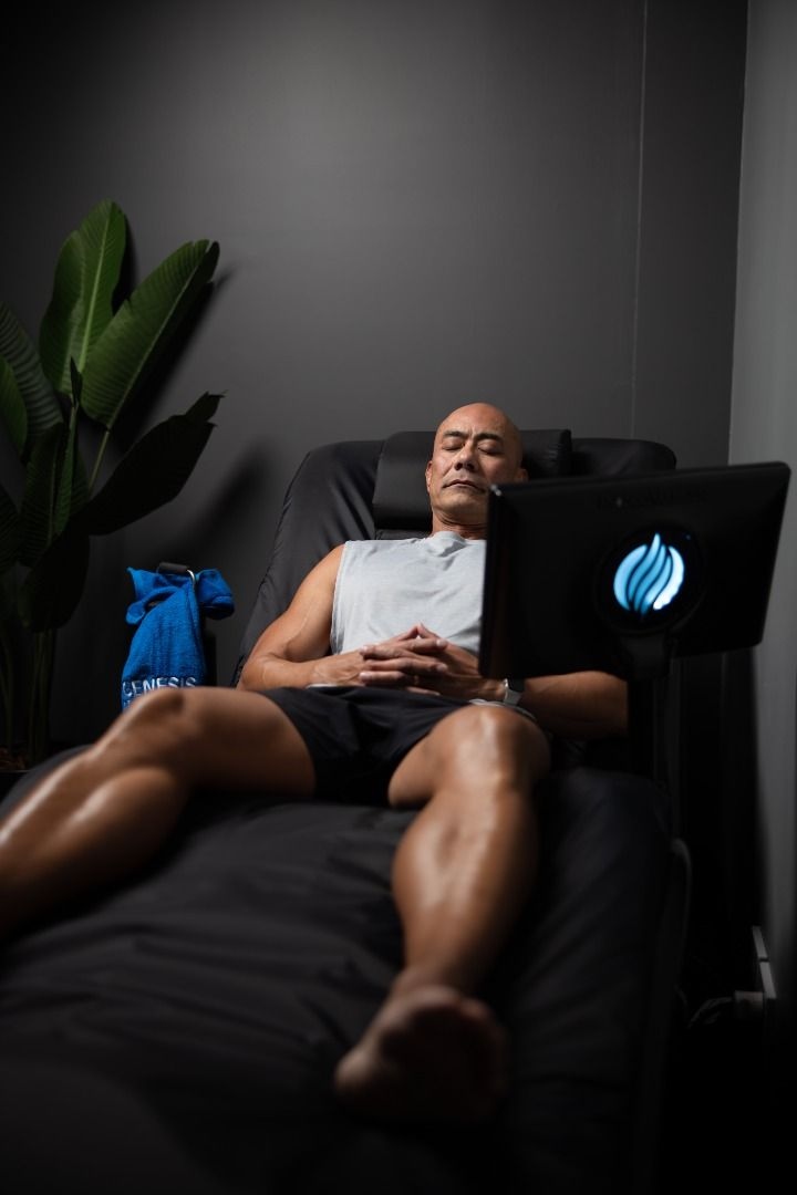 man using hydromassage lounge